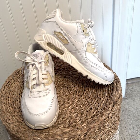 Nike Air Max White Sneakers - 5Y - Good Condition - Picture 4 of 11